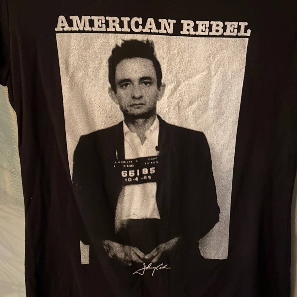 Johnny Cash T-Shirt American Rebel Woman Bust 32” - Picture 2 of 6